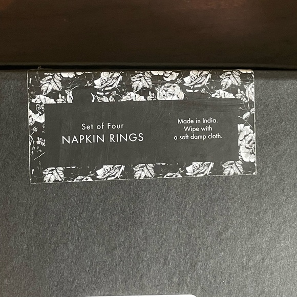 Pink Jeweled heart napkin rings - Picture 4 of 4